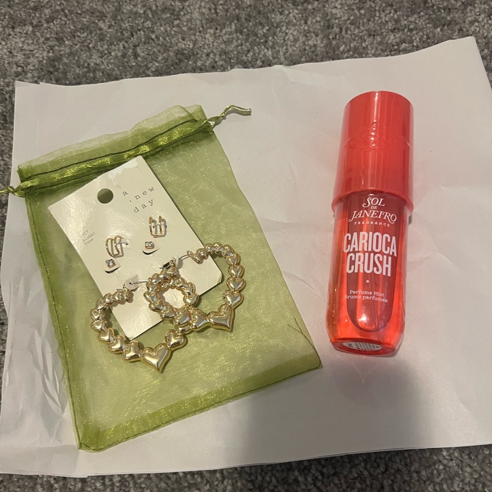 Sol de Janeiro Carioca Crush Perfume Mist New
W/Earrings.